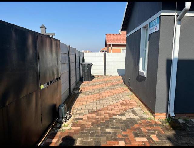 3 BEDROOM HOUSE FOR SALE IN ALBERTSDAL